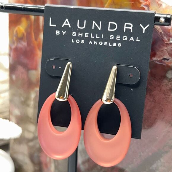 SIlver / Peach  Earrings Laundry by Shelli Segal - Picture 8 of 8
